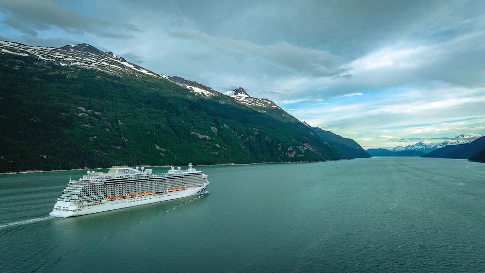 Travel Zoomers on Cruise Ships in Alaska
